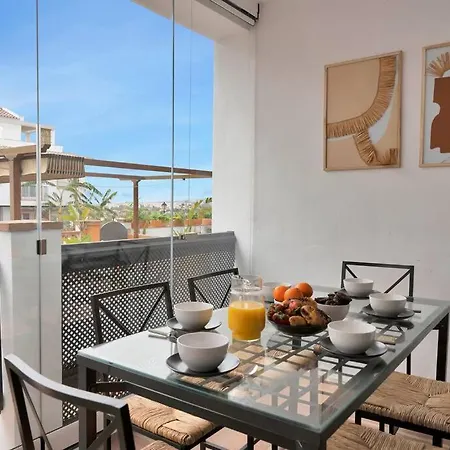 Apartamento Adosado Con Solarium Y Piscina En - Vistamar 16 *