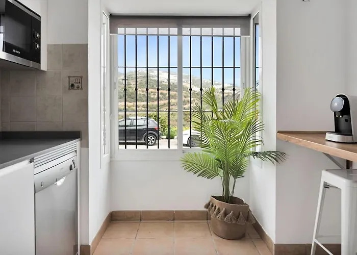 Adosado Con Solarium Y Piscina En - Vistamar 16 ماربيا