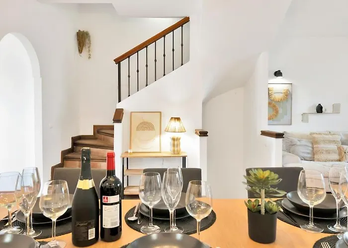 Adosado Con Solarium Y Piscina En - Vistamar 16 * ماربيا