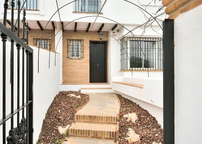 Adosado Con Solarium Y Piscina En - Vistamar 16 ماربيا