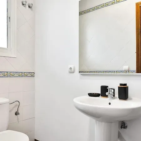 Adosado Con Solarium Y Piscina En - Vistamar 16 * Marbellac