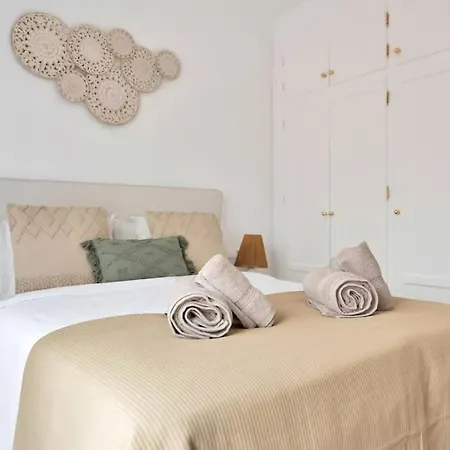 Adosado Con Solarium Y Piscina En - Vistamar 16 Appartement Marbellac