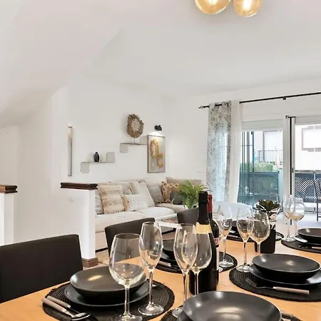 Adosado Con Solarium Y Piscina En - Vistamar 16 Appartement